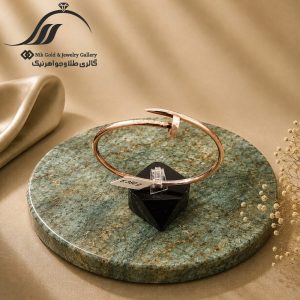 بنگل طلا میخ کارتیه (کد116)